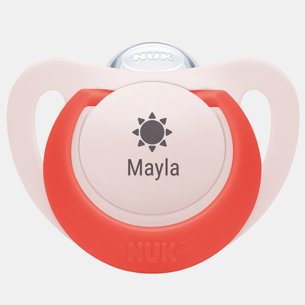 Der rote NUK Schnuller STAR in Größe 2 für Babys von 6 bis 18 Monate hat eine Sonne und den Namen Mayla eingraviert.
